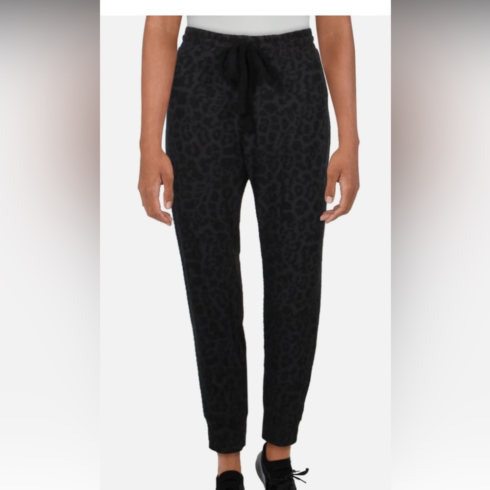 LNA
Leopard Print Sweatpants